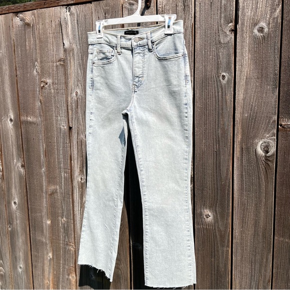 Banana Republic light wash cropped demi bootcut raw hem jean size 4 - Picture 9 of 16